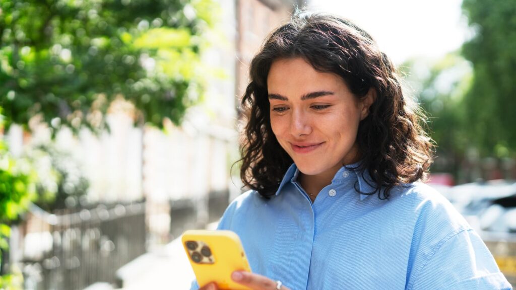How to navigate 'the highs and lows' of dating apps, according to a psychologist 2
