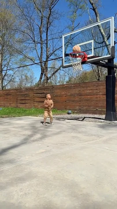 Little man already knows how to flex on social (Via: @melocoston/IG) - YouTube 2